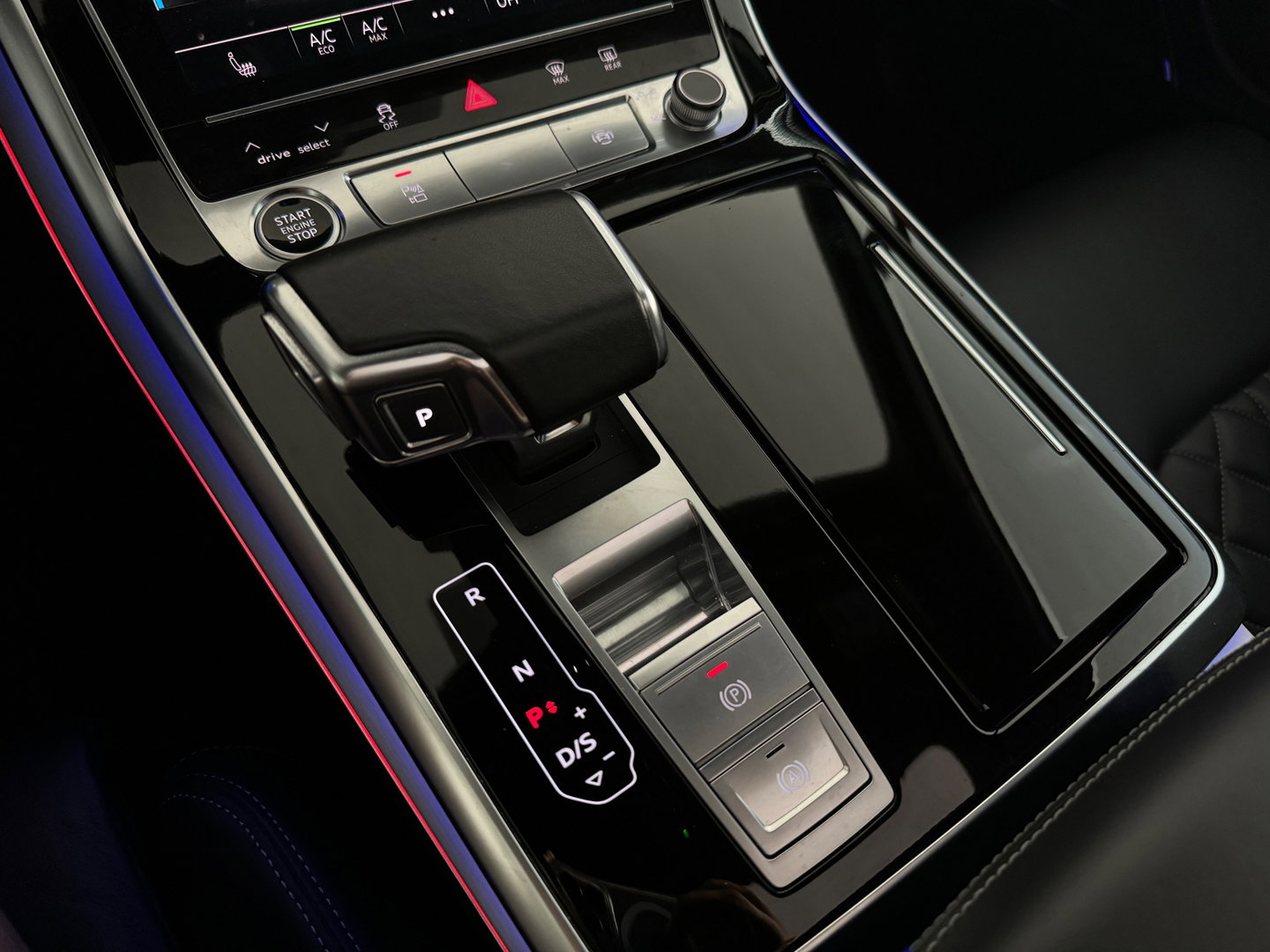 Audi Q7 55 TFSI e quattro Competition Pano|Trekhaak|Keyless|Matrix|Camera|Carplay