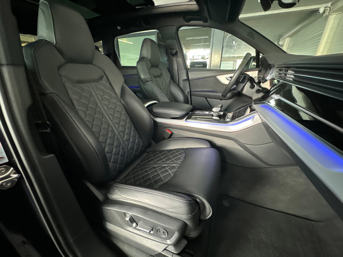 Audi Q7 55 TFSI e quattro Competition Pano|Trekhaak|Keyless|Matrix|Camera|Carplay