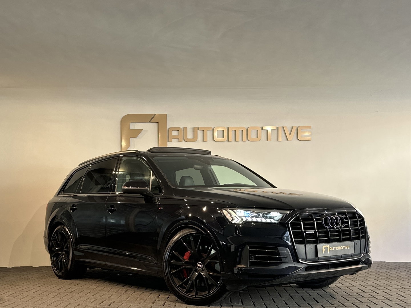 Audi Q7 55 TFSI e quattro Competition Pano|Trekhaak|Keyless|Matrix|Camera|Carplay