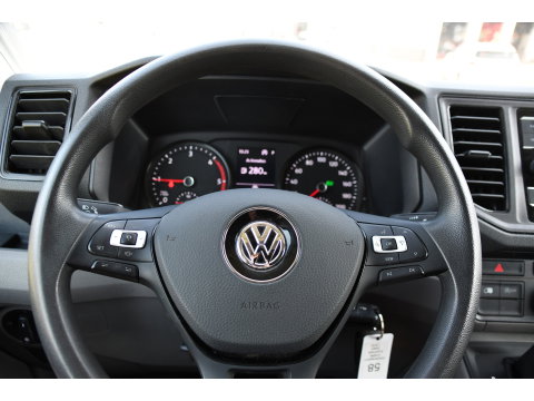 Volkswagen Crafter 35 2.0 TDI L3H3 RWD Black Edition Camera, Adaptieve Cruise, 3500kg Trekhaak, Automaat, LED, Geveerde stoel, 164pk, Massage stoel, Uniek!