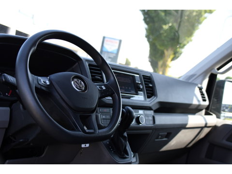 Volkswagen Crafter 35 2.0 TDI L3H3 RWD Black Edition Camera, Adaptieve Cruise, 3500kg Trekhaak, Automaat, LED, Geveerde stoel, 164pk, Massage stoel, Uniek!