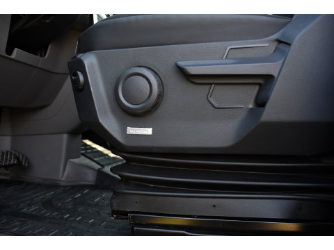 Volkswagen Crafter 35 2.0 TDI L3H3 RWD Black Edition Camera, Adaptieve Cruise, 3500kg Trekhaak, Automaat, LED, Geveerde stoel, 164pk, Massage stoel, Uniek!