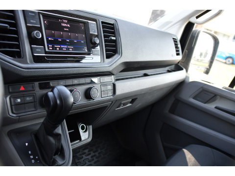 Volkswagen Crafter 35 2.0 TDI L3H3 RWD Black Edition Camera, Adaptieve Cruise, 3500kg Trekhaak, Automaat, LED, Geveerde stoel, 164pk, Massage stoel, Uniek!