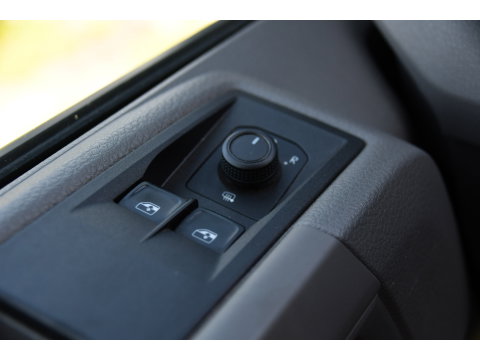 Volkswagen Crafter 35 2.0 TDI L3H3 RWD Black Edition Camera, Adaptieve Cruise, 3500kg Trekhaak, Automaat, LED, Geveerde stoel, 164pk, Massage stoel, Uniek!