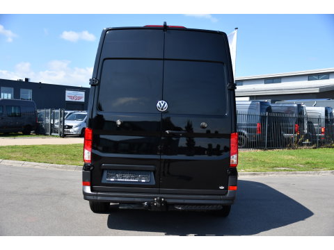 Volkswagen Crafter 35 2.0 TDI L3H3 RWD Black Edition Camera, Adaptieve Cruise, 3500kg Trekhaak, Automaat, LED, Geveerde stoel, 164pk, Massage stoel, Uniek!