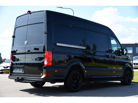 Volkswagen Crafter 35 2.0 TDI L3H3 RWD Black Edition Camera, Adaptieve Cruise, 3500kg Trekhaak, Automaat, LED, Geveerde stoel, 164pk, Massage stoel, Uniek!
