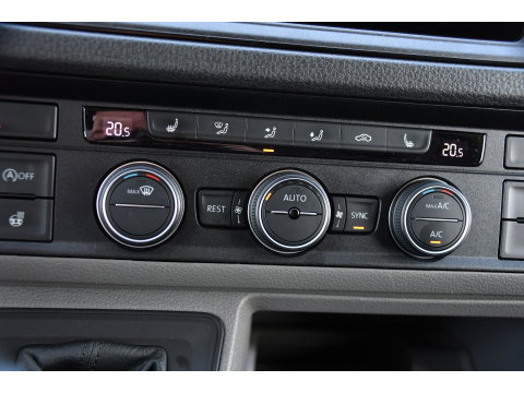 MAN TGE 3.180 35 2.0 L3H2 4x4 Black Edition Camera, Cruise, Carplay, LED, 177pk, Stoelverwarming, Multimedia, Automaat, Sensoren, Trekhaak, Uniek!