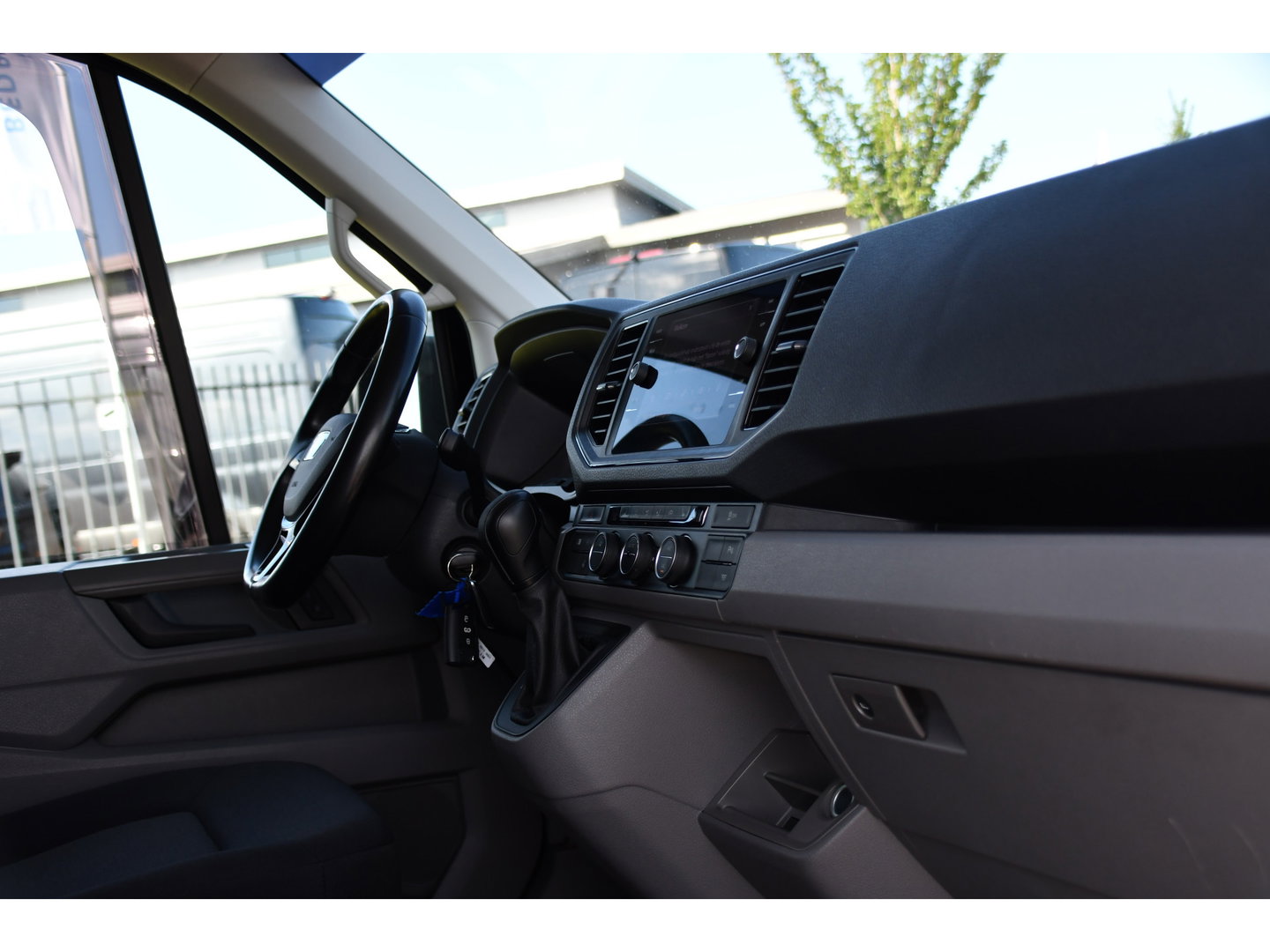 MAN TGE 3.180 35 2.0 L3H2 4x4 Black Edition Camera, Cruise, Carplay, LED, 177pk, Stoelverwarming, Multimedia, Automaat, Sensoren, Trekhaak, Uniek!