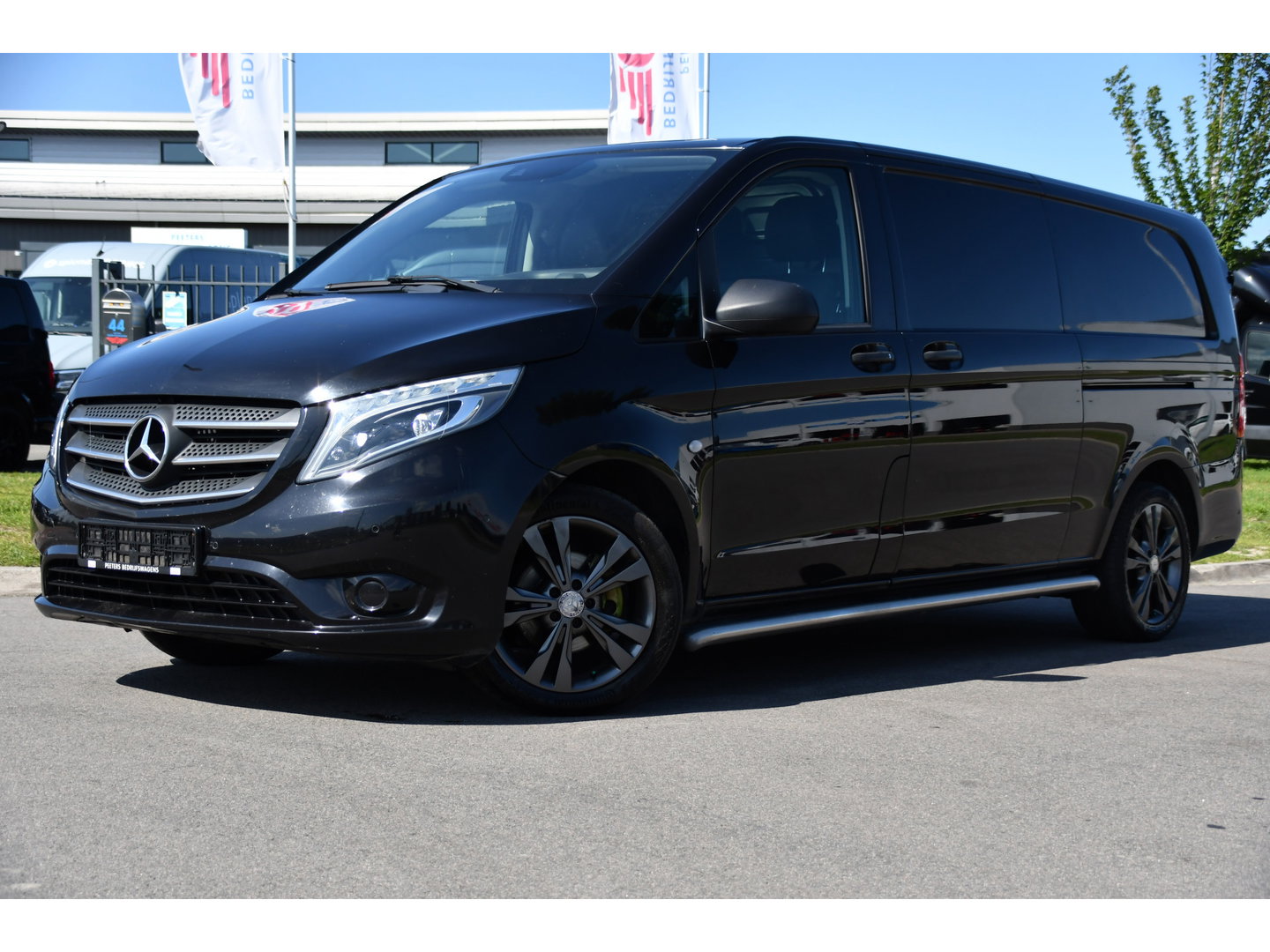 Mercedes-Benz Vito 114 CDI L3 Edition Camera, Cruise, LED, Clima, Automaat, 136pk, Sensoren, 2 x Schuifdeur, Trekhaak, Uniek!