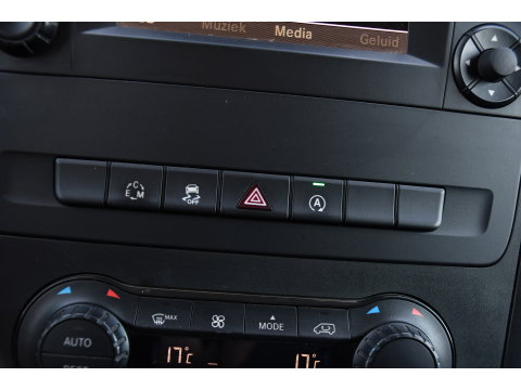 Mercedes-Benz Vito 114 CDI L3 Edition Camera, Cruise, LED, Clima, Automaat, 136pk, Sensoren, 2 x Schuifdeur, Trekhaak, Uniek!