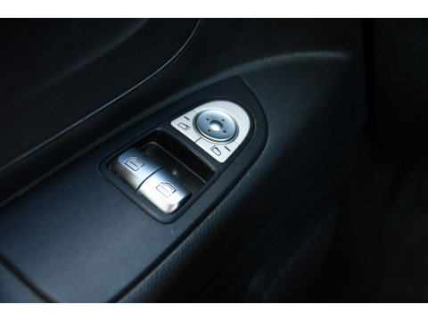 Mercedes-Benz Vito 114 CDI L3 Edition Camera, Cruise, LED, Clima, Automaat, 136pk, Sensoren, 2 x Schuifdeur, Trekhaak, Uniek!