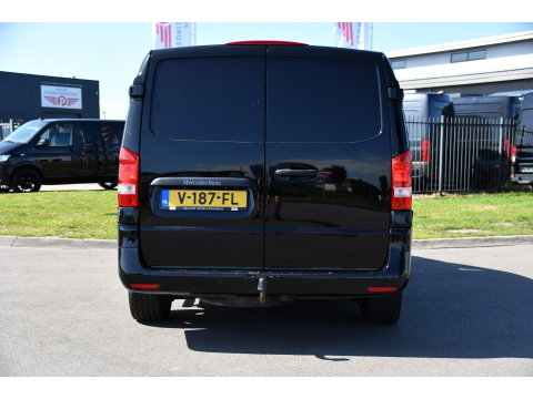 Mercedes-Benz Vito 114 CDI L3 Edition Camera, Cruise, LED, Clima, Automaat, 136pk, Sensoren, 2 x Schuifdeur, Trekhaak, Uniek!