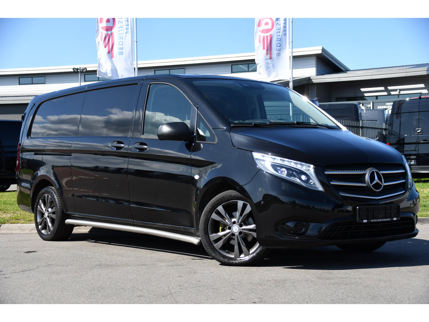 Mercedes-Benz Vito 114 CDI L3 Edition Camera, Cruise, LED, Clima, Automaat, 136pk, Sensoren, 2 x Schuifdeur, Trekhaak, Uniek!
