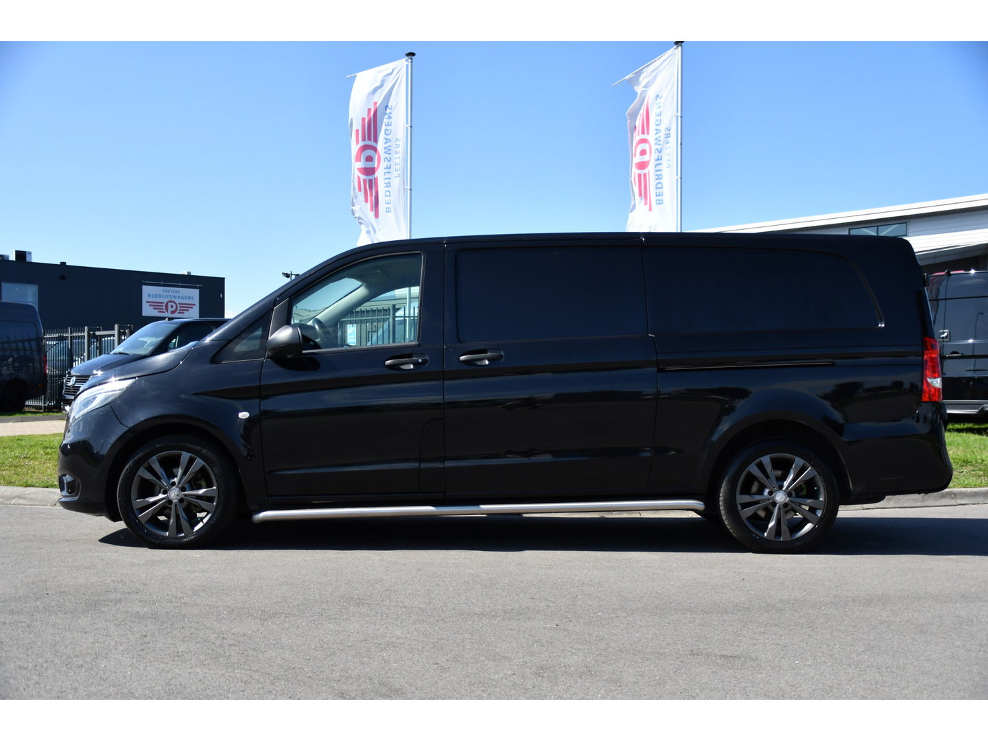 Mercedes-Benz Vito 114 CDI L3 Edition Camera, Cruise, LED, Clima, Automaat, 136pk, Sensoren, 2 x Schuifdeur, Trekhaak, Uniek!