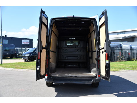 MAN TGE 3.180 35 2.0 L3H3 Black Edition Adaptieve Cruise, Camera, Carplay, LED, Stoelverwarming, Massage stoel, Trekhaak, 177pk, Automaat, Uniek!