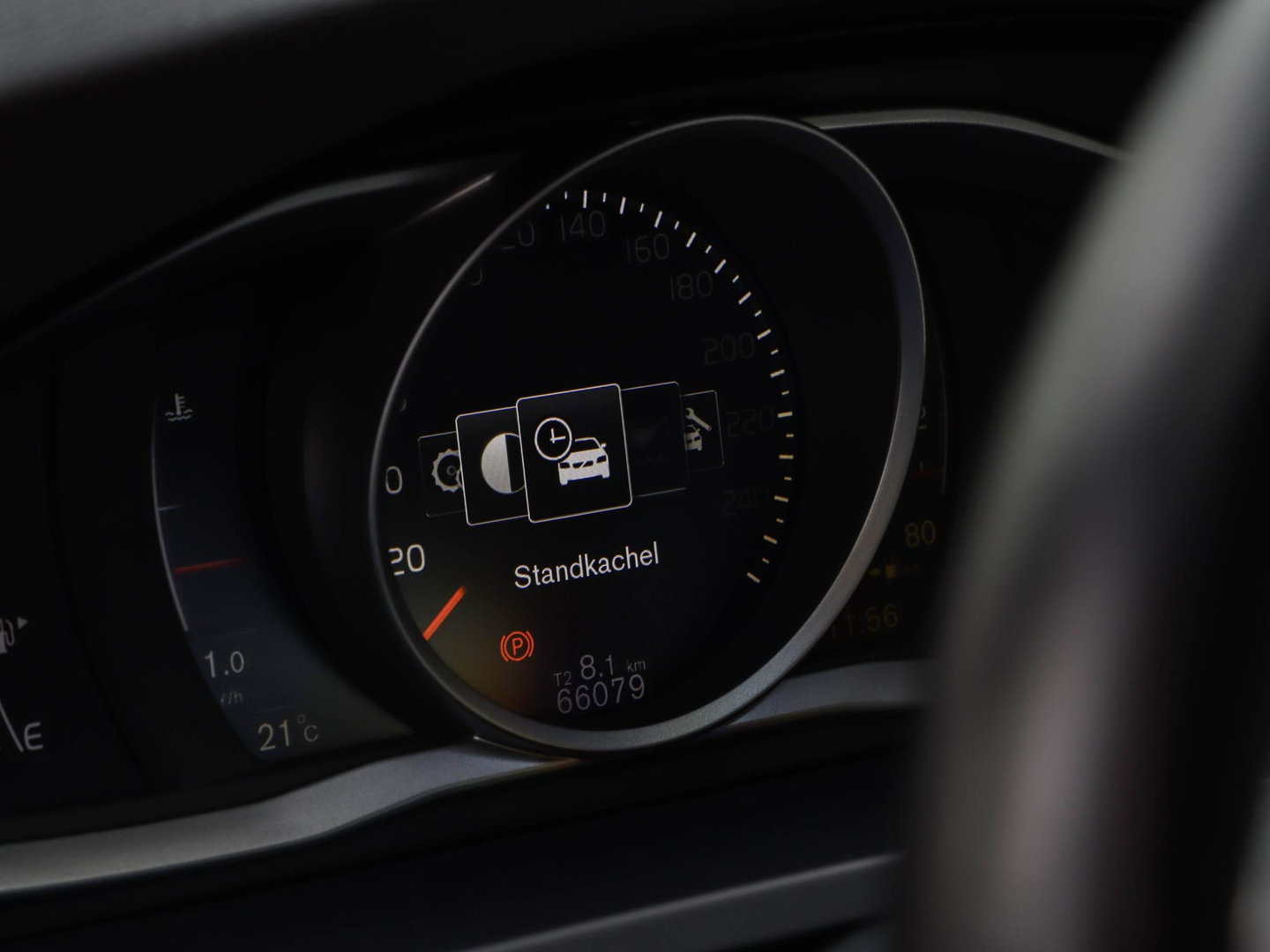 Volvo V60 2.0 T3 Momentum | Leder | Bi-Xenon | 66.000 km! | Dealeronderhouden