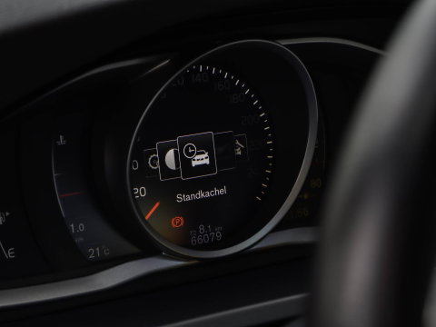 Volvo V60 2.0 T3 Momentum | Leder | Bi-Xenon | 66.000 km! | Dealeronderhouden
