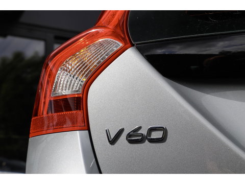 Volvo V60 2.0 T3 Momentum | Leder | Bi-Xenon | 66.000 km! | Dealeronderhouden