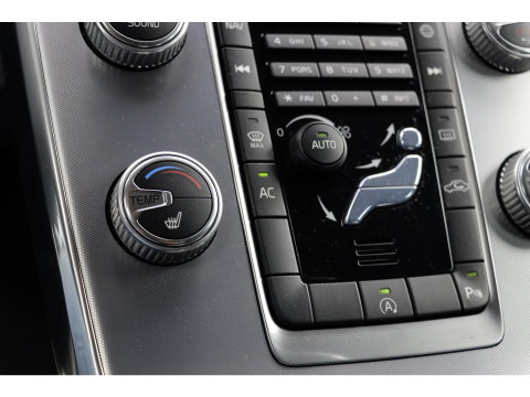 Volvo V60 2.0 T3 Momentum | Leder | Bi-Xenon | 66.000 km! | Dealeronderhouden
