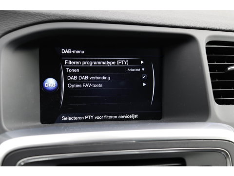 Volvo V60 2.0 T3 Momentum | Leder | Bi-Xenon | 66.000 km! | Dealeronderhouden
