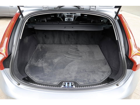 Volvo V60 2.0 T3 Momentum | Leder | Bi-Xenon | 66.000 km! | Dealeronderhouden