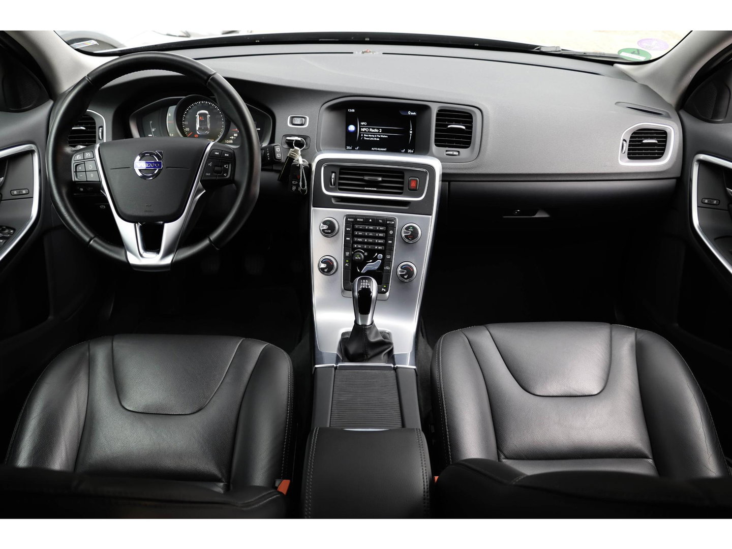 Volvo V60 2.0 T3 Momentum | Leder | Bi-Xenon | 66.000 km! | Dealeronderhouden