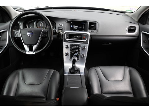 Volvo V60 2.0 T3 Momentum | Leder | Bi-Xenon | 66.000 km! | Dealeronderhouden