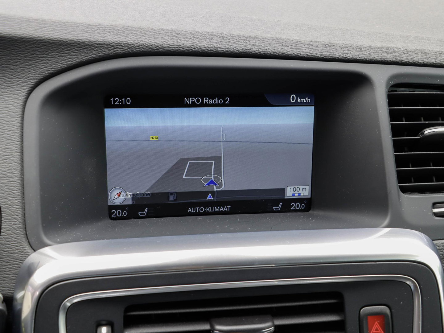 Volvo V60 2.0 T3 Momentum | Leder | Bi-Xenon | 66.000 km! | Dealeronderhouden