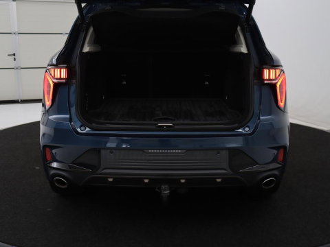 Lynk & Co 01 1.5 | SOH 88,3% | Panoramadak | Trekhaak | 360 Camera | Adaptive cruise | Climate control | Carplay | DAB+ | Bluetooth | Stoelverwarming | Sfeerverlichting | Park assist | Lane assist | Infinity audio | Rijstrookwissel waarschuwing