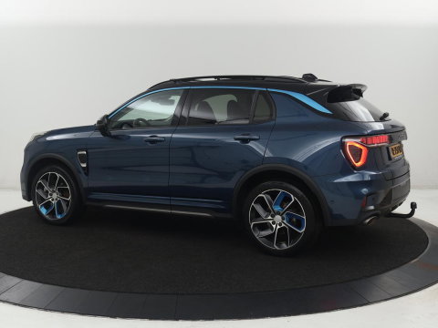Lynk & Co 01 1.5 | SOH 88,3% | Panoramadak | Trekhaak | 360 Camera | Adaptive cruise | Climate control | Carplay | DAB+ | Bluetooth | Stoelverwarming | Sfeerverlichting | Park assist | Lane assist | Infinity audio | Rijstrookwissel waarschuwing