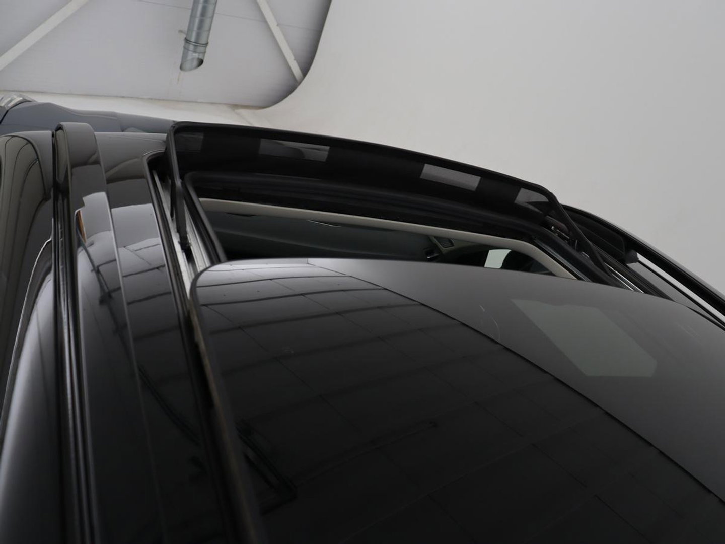 Lynk & Co 01 1.5 | SOH 88,3% | Panoramadak | Trekhaak | 360 Camera | Adaptive cruise | Climate control | Carplay | DAB+ | Bluetooth | Stoelverwarming | Sfeerverlichting | Park assist | Lane assist | Infinity audio | Rijstrookwissel waarschuwing
