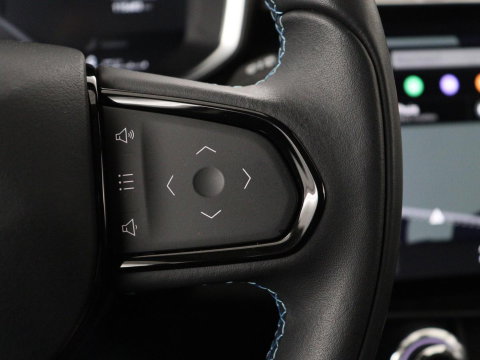 Lynk & Co 01 1.5 | SOH 88,3% | Panoramadak | Trekhaak | 360 Camera | Adaptive cruise | Climate control | Carplay | DAB+ | Bluetooth | Stoelverwarming | Sfeerverlichting | Park assist | Lane assist | Infinity audio | Rijstrookwissel waarschuwing