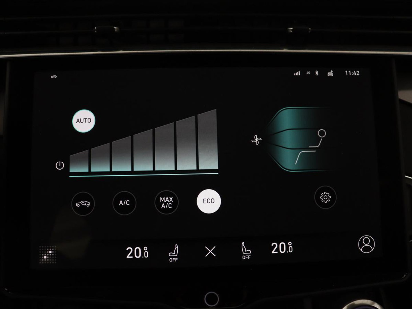 Lynk & Co 01 1.5 | SOH 88,3% | Panoramadak | Trekhaak | 360 Camera | Adaptive cruise | Climate control | Carplay | DAB+ | Bluetooth | Stoelverwarming | Sfeerverlichting | Park assist | Lane assist | Infinity audio | Rijstrookwissel waarschuwing