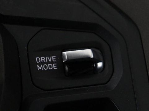 Lynk & Co 01 1.5 | SOH 88,3% | Panoramadak | Trekhaak | 360 Camera | Adaptive cruise | Climate control | Carplay | DAB+ | Bluetooth | Stoelverwarming | Sfeerverlichting | Park assist | Lane assist | Infinity audio | Rijstrookwissel waarschuwing