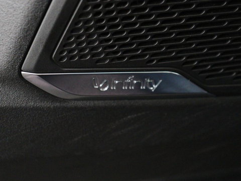 Lynk & Co 01 1.5 | SOH 88,3% | Panoramadak | Trekhaak | 360 Camera | Adaptive cruise | Climate control | Carplay | DAB+ | Bluetooth | Stoelverwarming | Sfeerverlichting | Park assist | Lane assist | Infinity audio | Rijstrookwissel waarschuwing