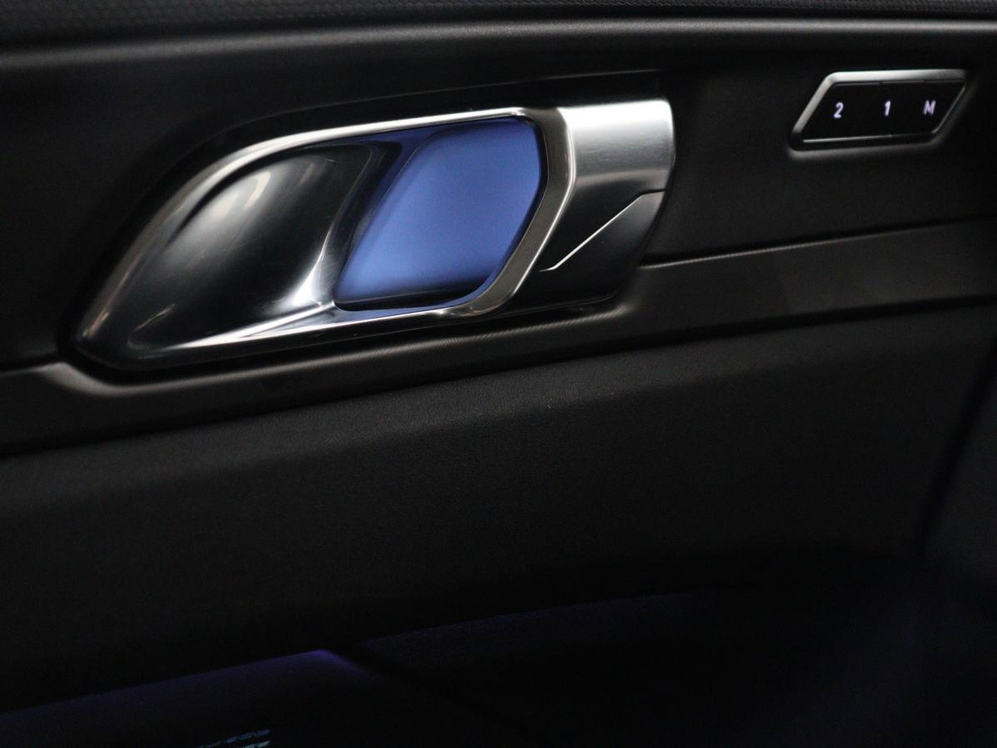 Lynk & Co 01 1.5 | SOH 88,3% | Panoramadak | Trekhaak | 360 Camera | Adaptive cruise | Climate control | Carplay | DAB+ | Bluetooth | Stoelverwarming | Sfeerverlichting | Park assist | Lane assist | Infinity audio | Rijstrookwissel waarschuwing