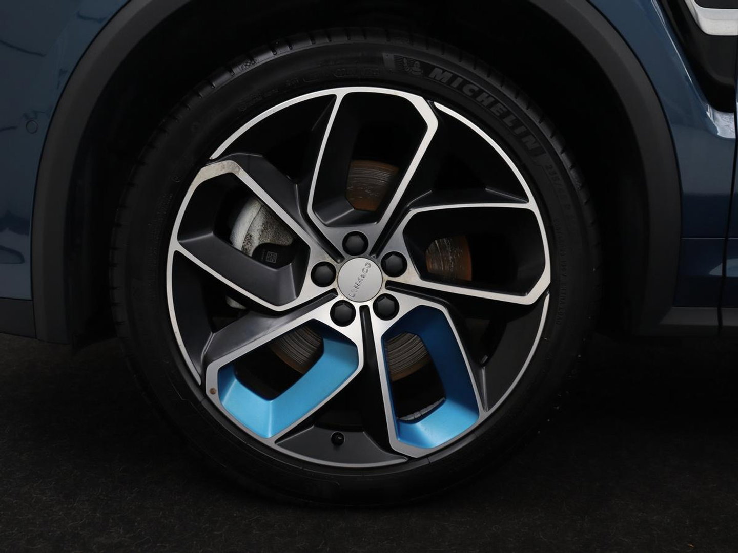 Lynk & Co 01 1.5 | SOH 88,3% | Panoramadak | Trekhaak | 360 Camera | Adaptive cruise | Climate control | Carplay | DAB+ | Bluetooth | Stoelverwarming | Sfeerverlichting | Park assist | Lane assist | Infinity audio | Rijstrookwissel waarschuwing