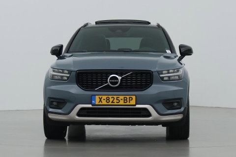 Volvo XC40 T5 Twin-Engine R-Design | Panoramadak | Trekhaak | Camera | 20 Inch | Stoelverwarming | Getint Glas