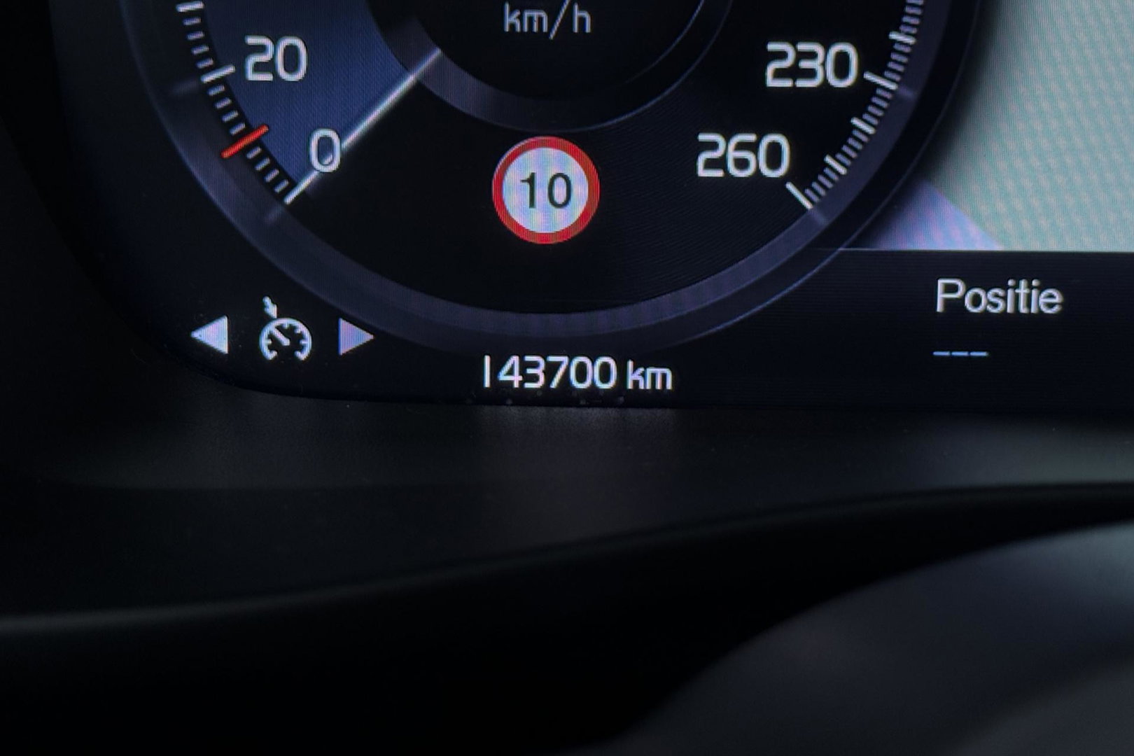 Volvo XC40 T5 Twin-Engine R-Design | Panoramadak | Trekhaak | Camera | 20 Inch | Stoelverwarming | Getint Glas