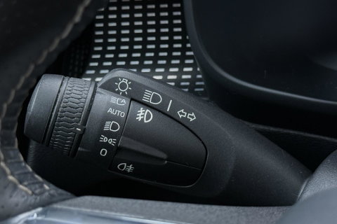 Volvo XC40 T5 Twin-Engine R-Design | Panoramadak | Trekhaak | Camera | 20 Inch | Stoelverwarming | Getint Glas