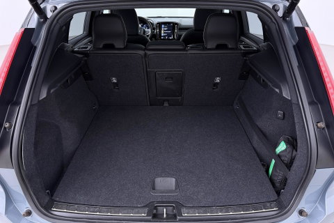 Volvo XC40 T5 Twin-Engine R-Design | Panoramadak | Trekhaak | Camera | 20 Inch | Stoelverwarming | Getint Glas