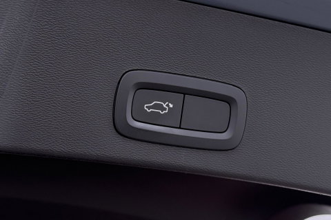 Volvo XC40 T5 Twin-Engine R-Design | Panoramadak | Trekhaak | Camera | 20 Inch | Stoelverwarming | Getint Glas