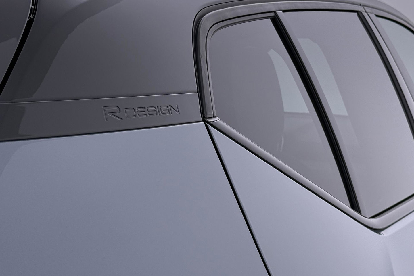 Volvo XC40 T5 Twin-Engine R-Design | Panoramadak | Trekhaak | Camera | 20 Inch | Stoelverwarming | Getint Glas