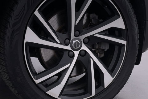 Volvo XC40 T5 Twin-Engine R-Design | Panoramadak | Trekhaak | Camera | 20 Inch | Stoelverwarming | Getint Glas