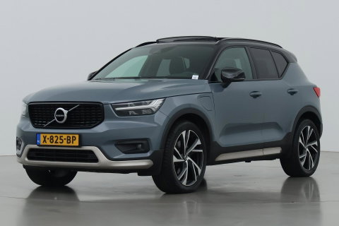 Volvo XC40 T5 Twin-Engine R-Design | Panoramadak | Trekhaak | Camera | 20 Inch | Stoelverwarming | Getint Glas