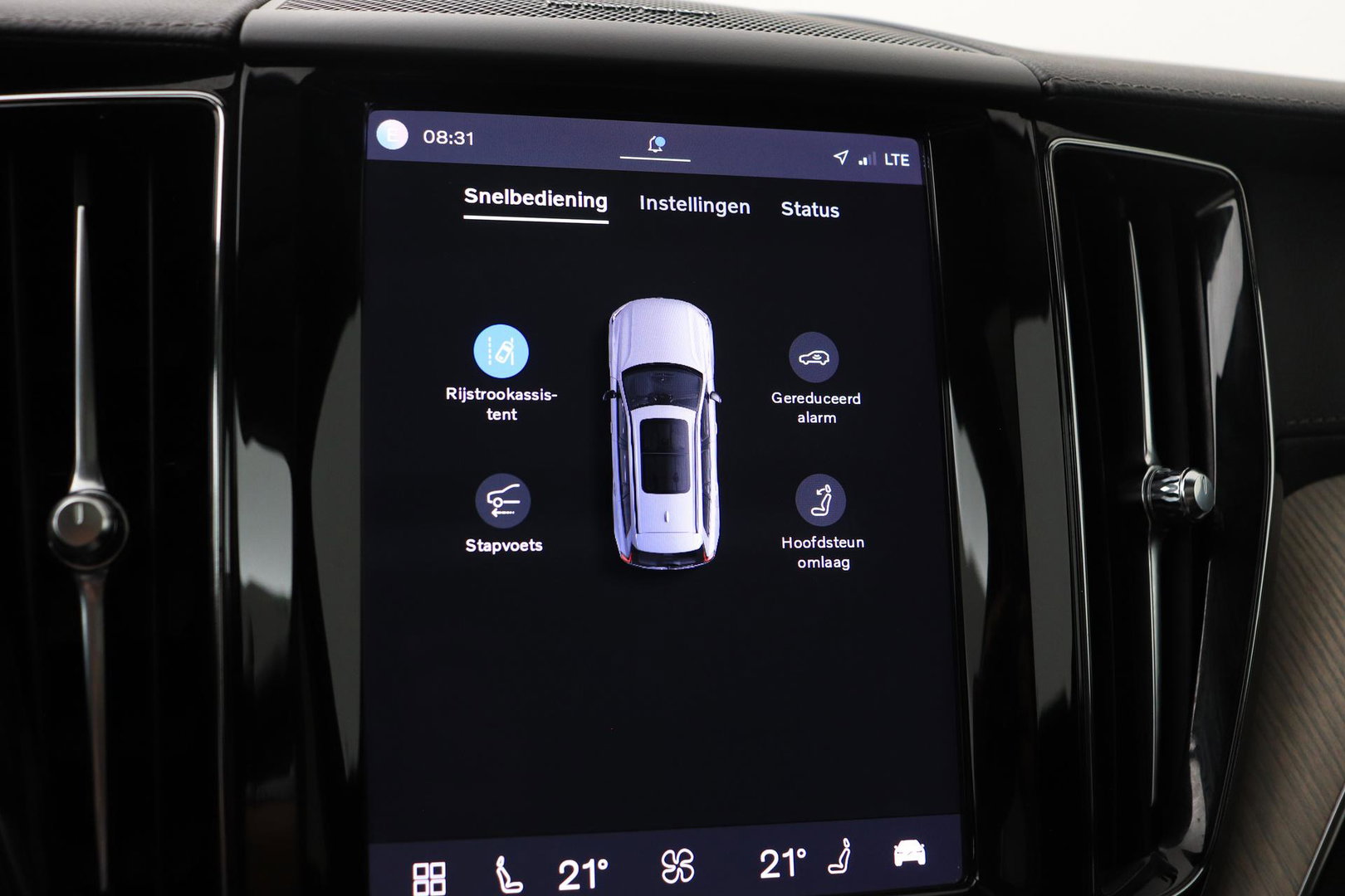 Volvo XC60 T6 Plug-in hybrid AWD Inscription | Long Range | Harman/Kardon | Panoramadak | Camera | Keyless | Memory | 19 Inch