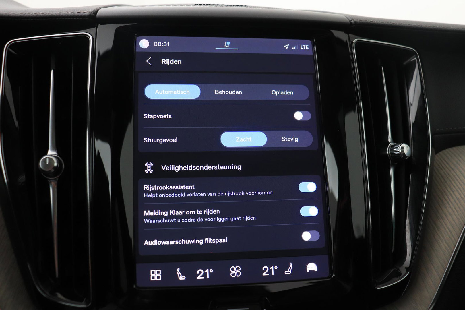 Volvo XC60 T6 Plug-in hybrid AWD Inscription | Long Range | Harman/Kardon | Panoramadak | Camera | Keyless | Memory | 19 Inch