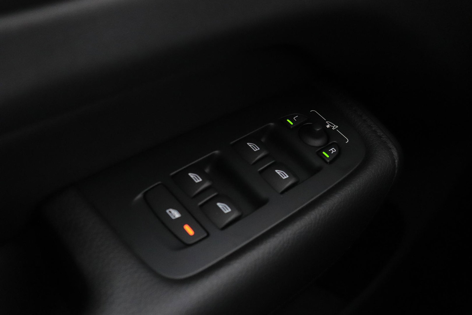 Volvo XC60 T6 Plug-in hybrid AWD Inscription | Long Range | Harman/Kardon | Panoramadak | Camera | Keyless | Memory | 19 Inch