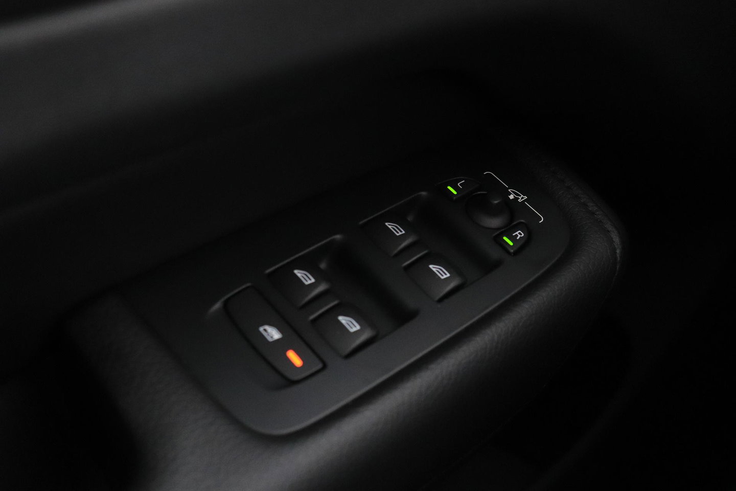 Volvo XC60 T6 Plug-in hybrid AWD Inscription | Long Range | Harman/Kardon | Panoramadak | Camera | Keyless | Memory | 19 Inch