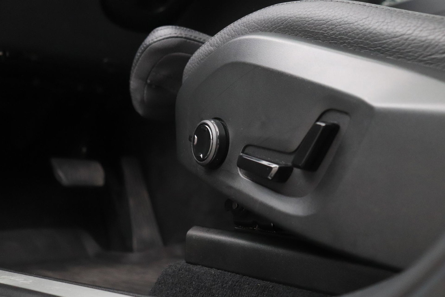 Volvo XC60 T6 Plug-in hybrid AWD Inscription | Long Range | Harman/Kardon | Panoramadak | Camera | Keyless | Memory | 19 Inch